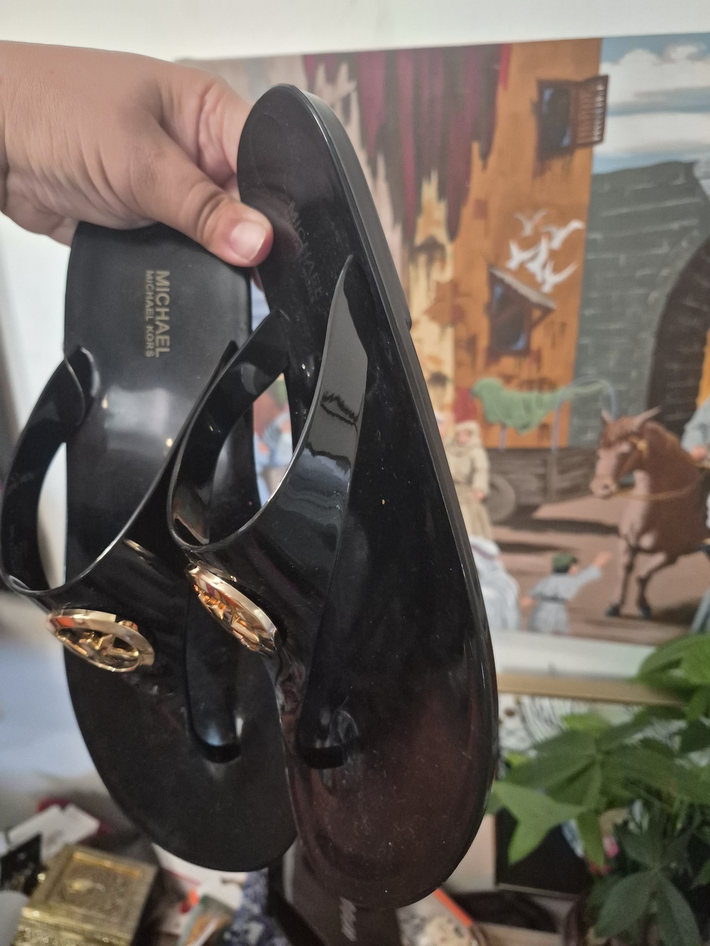 Michael Kors Glossy Black PVC Thong Sandals with Logo Accent Sz11 New - Picture 2 of 4